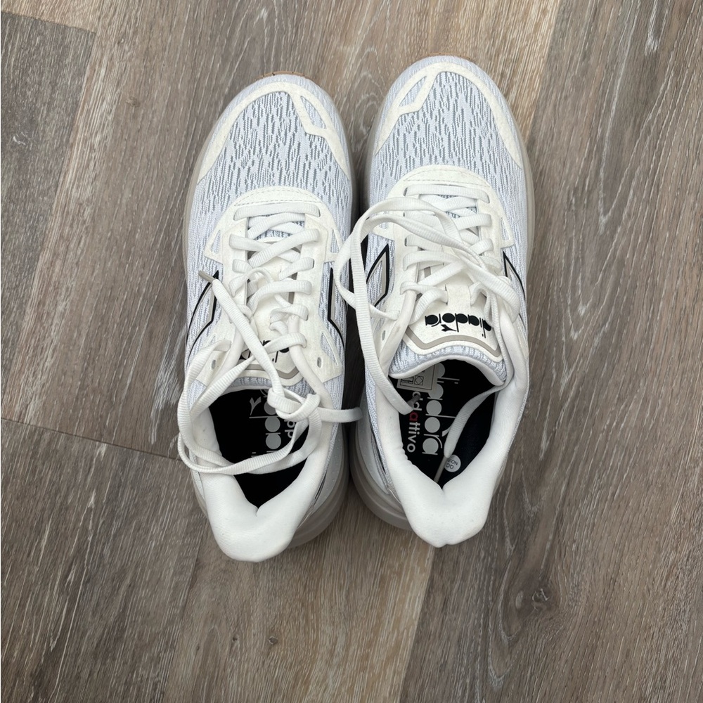 Diadora Tennis Shoes